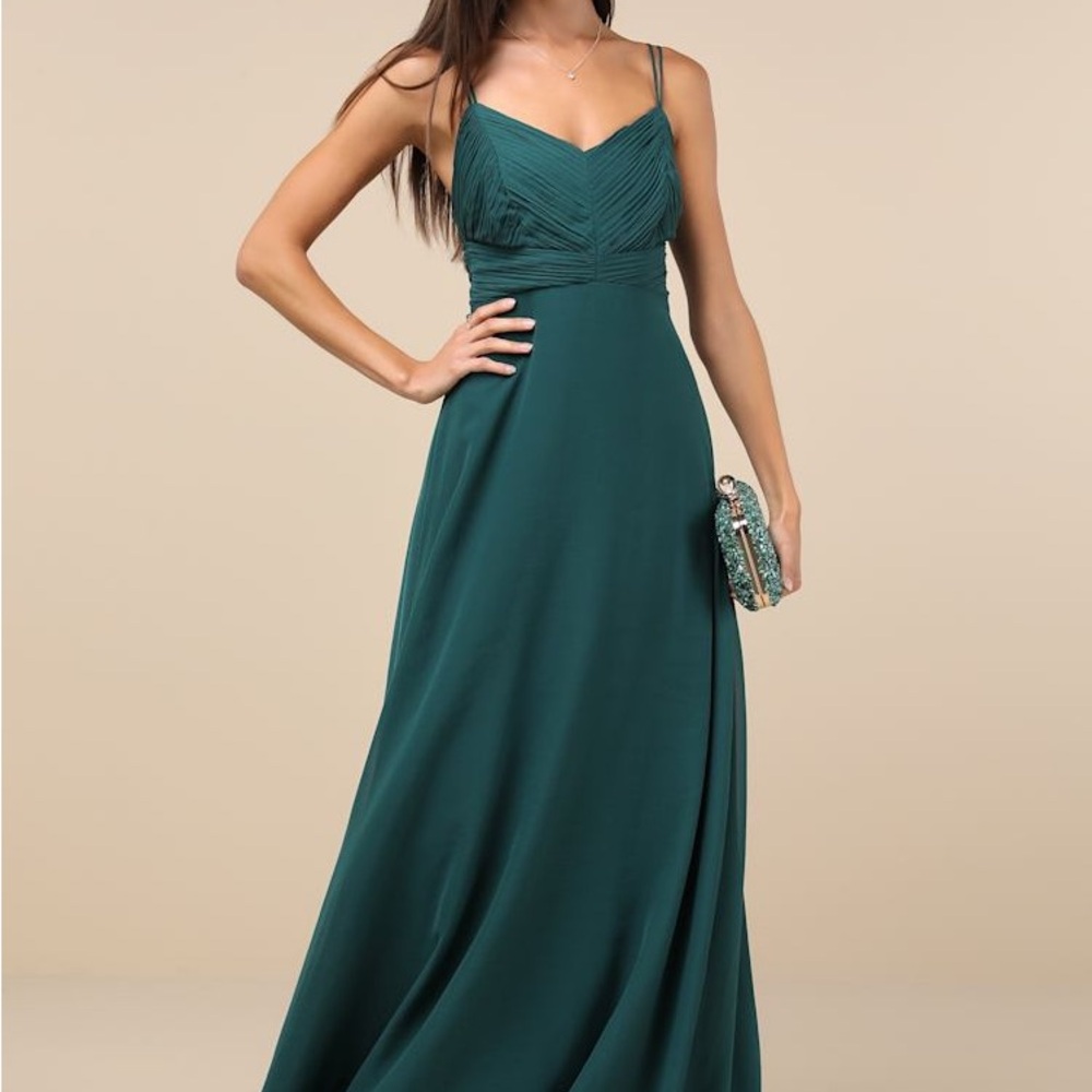 LULUS Green Maxi Gown with Spaghetti Straps and Sweetheart Neckline